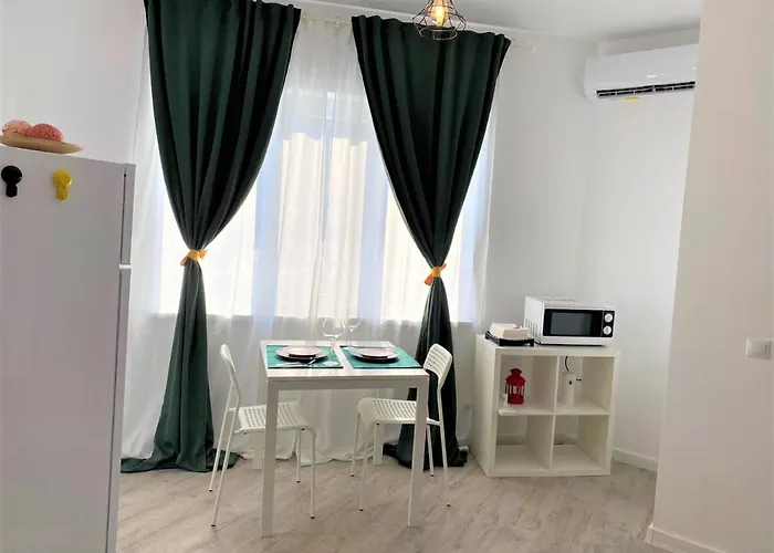 Old Town Apartment *