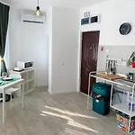Old Town Apartment *